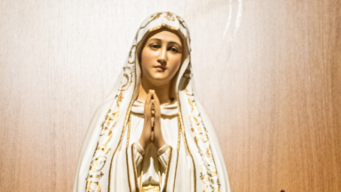 Padre propõe reflexão sobre o lugar de Maria 