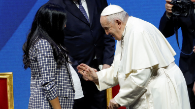 O desafio da natalidade é uma questão de esperança, afirma Papa