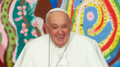 Papa: “O aspecto original da nossa ajuda é a caridade de Jesus Cristo”