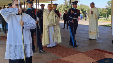 No dia da Solenidade do Corpo de Cristo, militares celebram a Páscoa