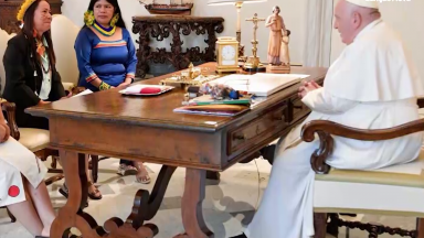 Papa se encontra com indígenas reconhecidas por liderança eclesial