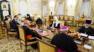 Cardeal Zuppi se encontra com o Patriarca Kirill em Moscou