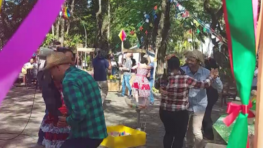 Visite o arraiá organizado pelo programa 