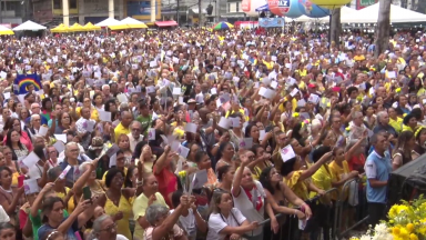 Fiéis em Recife homenageiam Nossa Senhora do Carmo