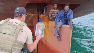 Dois nigerianos que viajaram no leme de navio são acolhidos no Brasil
