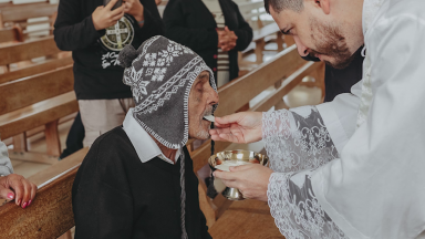 Aos 104 anos, seu José Lourenço recebe três sacramentos no mesmo dia