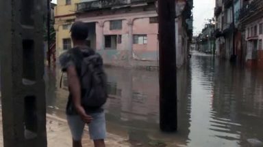 Furacão Idália atinge Cuba com fortes chuvas e se dirige à Flórida