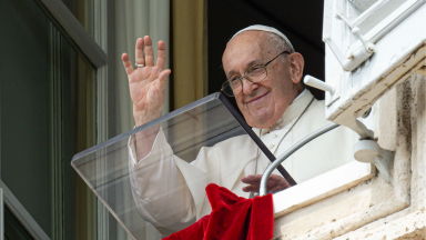 Papa: “Cristo não é uma lembrança do passado, mas o Deus do presente”