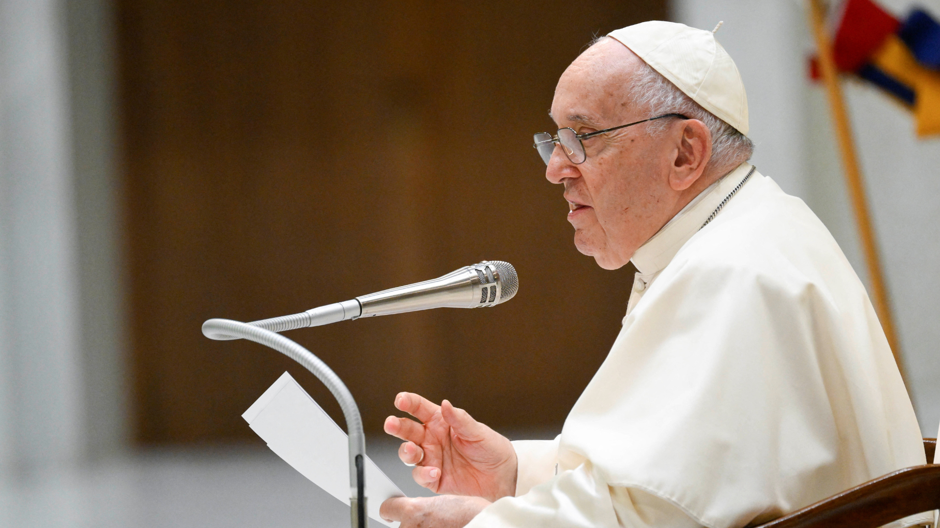 Não estou bem de saúde.” Papa Francisco interrompe audiência no