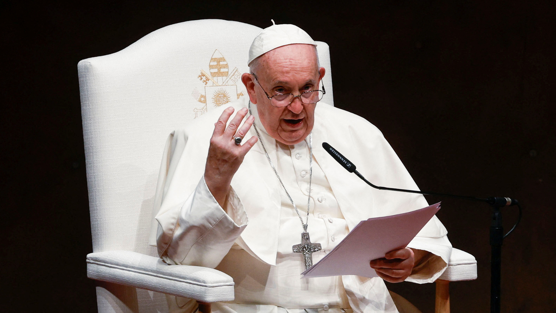 O que vai vestir o Papa Francisco em Lisboa? É burel e português, com  certeza, Jornada Mundial da Juventude