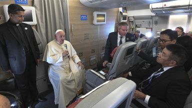 Sínodo é um dos temas da entrevista do Papa aos jornalistas