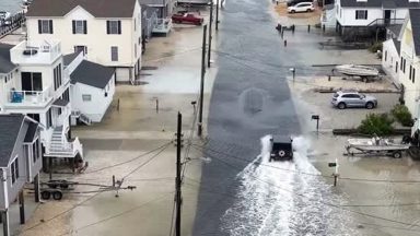 Tempestade tropical Ophelia atinge o Meio-Atlântico com chuvas fortes