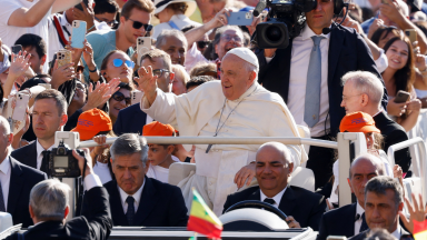 Papa: Igreja vive para testemunhar o amor de Jesus com mansidão