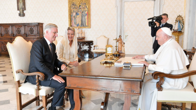 Papa recebe o rei Philippe da Bélgica e a rainha Mathilde