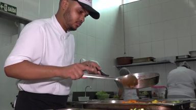 Conheça a história de um chefe que usou a gastronomia para se curar