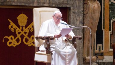 Papa aos religiosos: sem a oração as coisas não funcionam