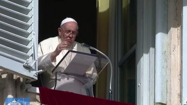 Papa Francisco, no Angelus, pede cessar-fogo em Gaza
