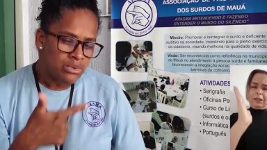 Instituição trabalha com a reintegração do deficiente auditivo