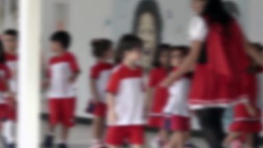 Lei proíbe escola particular cobrar acompanhamento de alunos autistas