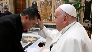 Papa aos padres: cuidado para não serem “alpinistas sociais e eclesiais”