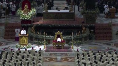 Em Roma, Papa Francisco concede a bênção Urbi et Orbi