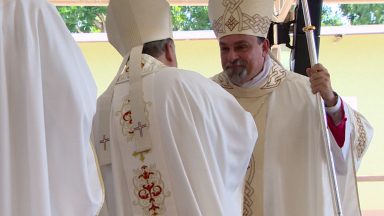 Dom Paulo Renato é ordenado bispo em São José dos Campos