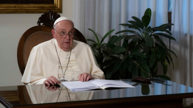 É preciso que as religiões trabalhem juntas pela paz e pelo clima, diz Papa