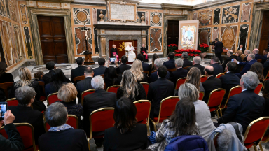 Concerto com os pobres é coerente com a mensagem do Natal, diz Papa
