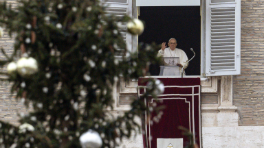 “Rezemos pela paz, lutemos pela paz”, pede Papa após o Angelus