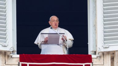 Papa na festa de Santo Estêvão: muitos ainda morrem pela fé em Jesus