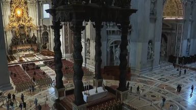 Vaticano divulga projeto para restaurar baldaquino de São Pedro