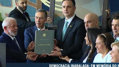 Governo realiza evento que relembra os atos de 8 de janeiro