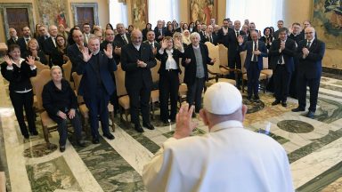 Papa à Renovação Carismática: sejam construtores de comunhão