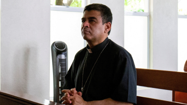 Dom Álvarez e outros 18 religiosos são soltos por governo da Nicarágua