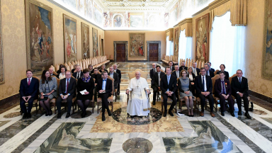 Papa pede comunicação desinflamada, que promova paz e compreensão