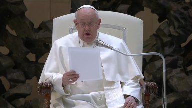 Na catequese, Papa Francisco fala da inveja e vanglória