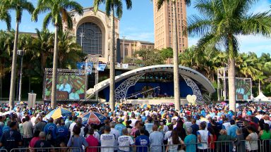 Santuário de Aparecida fica lotado com Romaria do Terço dos Homens