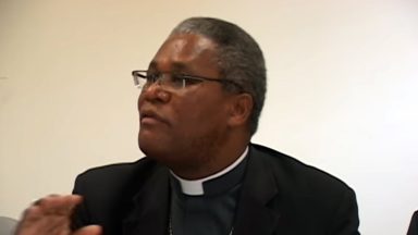 Dom Dumas, bispo do Haiti, é ferido durante explosão