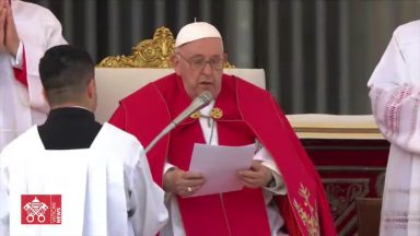 Papa Francisco preside a Santa Missa do Domingo de Ramos
