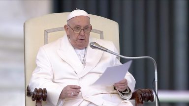 Papa faz reflexões sobre a soberba na catequese sobre vícios e virtudes