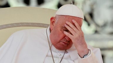 Papa clama: façamos todos os esforços para negociar o fim da guerra