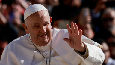 Coração em Deus e sorriso largo para transmitir o Evangelho, indica Papa