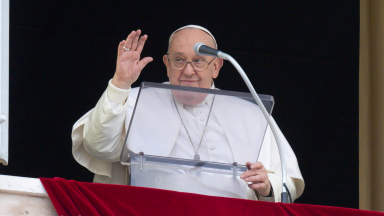 Papa Francisco realiza audiência com Franciscanos em Roma