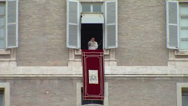 Papa Francisco preside a Oração Mariana Regina Coeli