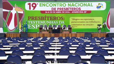 Encontro Nacional de Presbíteros reúne 450 padres em Aparecida