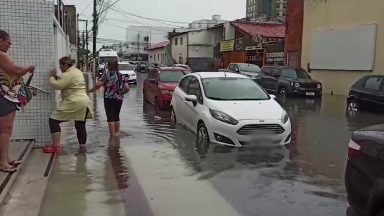 Fortes chuvas provocam estragos e alagamentos em Aracaju