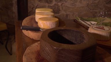 Conheça um queijo minas artesanal produzido na região de Ouro Preto
