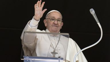 Papa no Regina Coeli: Jesus Bom Pastor nos espera de braços abertos
