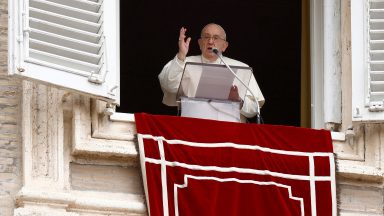 Papa pede que fiéis rezem pela paz em locais devastados pela guerra
