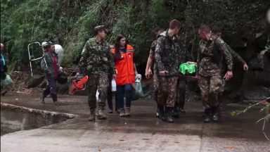 Resgates no Rio Grande do Sul mobilizam diversos profissionais